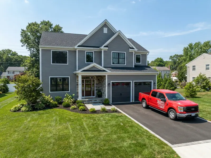 Vinyl siding installation by local roofer
